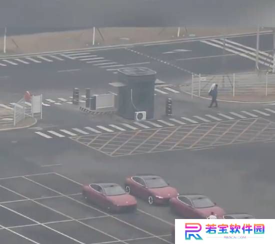 首批小米SU7璀璨洋红下线！即将开始交付