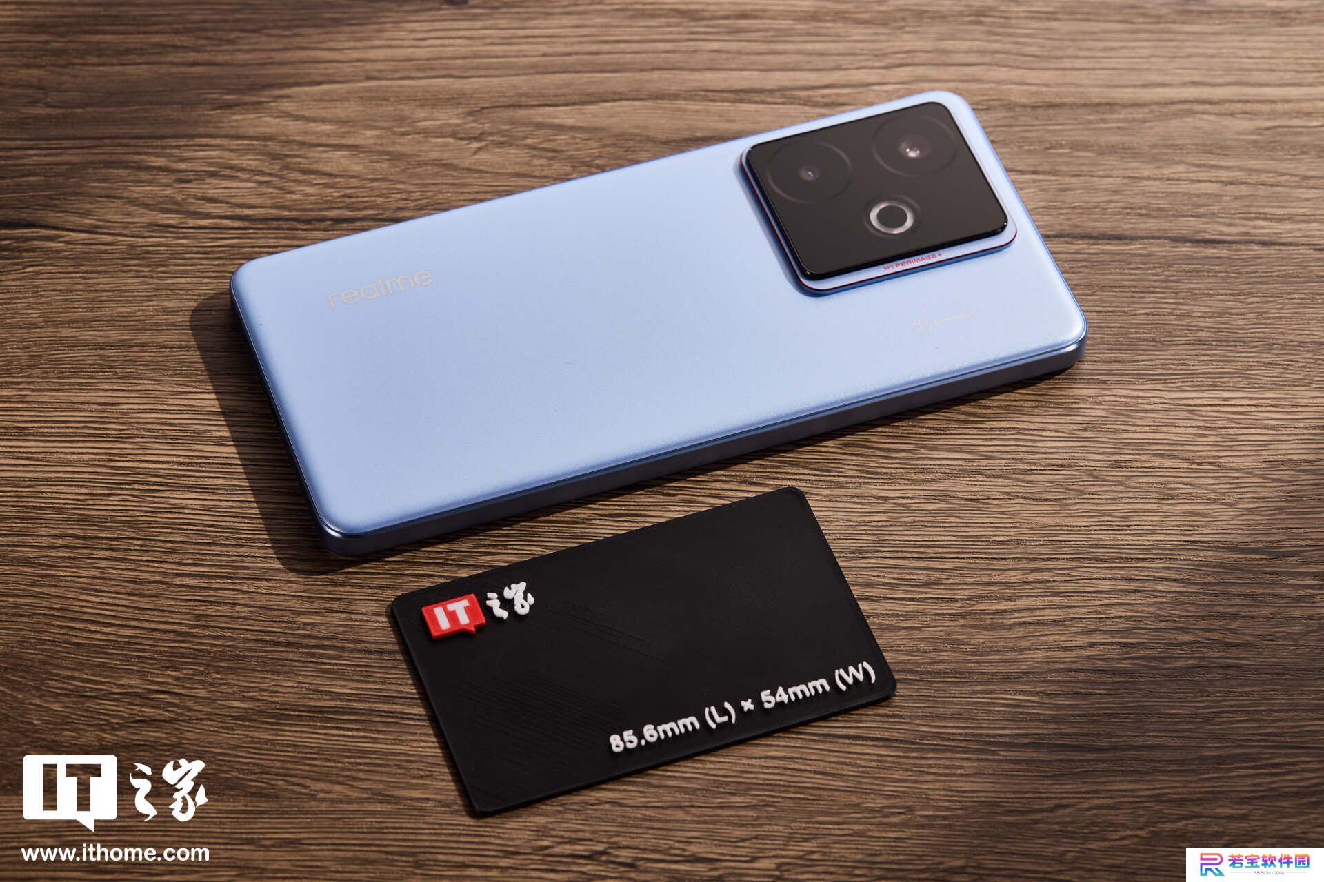 realme 真我 GT7 手机预热：适配《决胜巅峰》《金铲铲之战》等游戏原生 144 帧模式