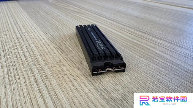 英睿达发布 14.9 GB/s 的 T710 固态硬盘与 8TB 容量 X10 便携式 SSD