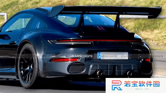 新保时捷911 GT2 RS谍照曝光 大秀夸张宽体轮拱
