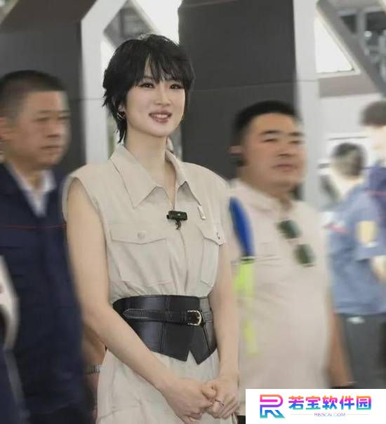 姚安娜入职长安汽车任工号1001 董事长朱华荣陪同